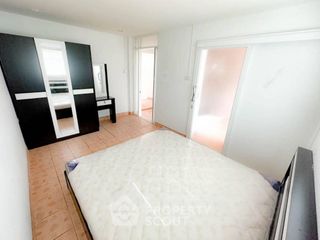 Casa en alquiler de 4 habitaciones en Bang Lamung, Chonburi