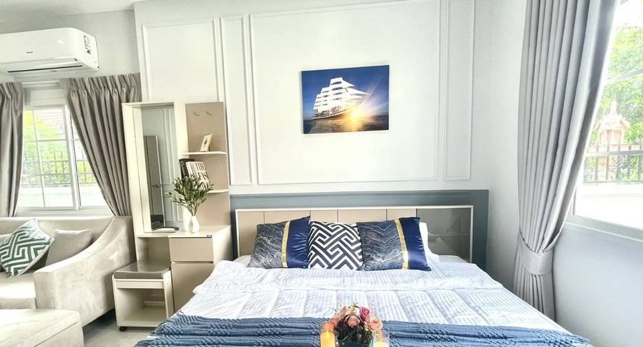 Casa en alquiler de 3 habitaciones en Si Racha, Chonburi