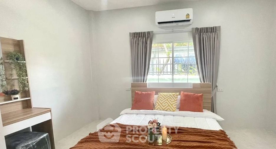 Casa en alquiler de 3 habitaciones en Si Racha, Chonburi