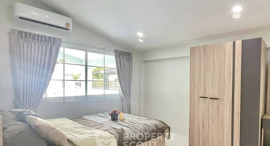 Casa en alquiler de 3 habitaciones en Si Racha, Chonburi