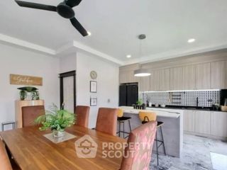 Casa en alquiler de 3 habitaciones en Bang Lamung, Chonburi