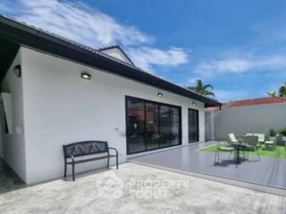 Casa en alquiler de 3 habitaciones en Bang Lamung, Chonburi