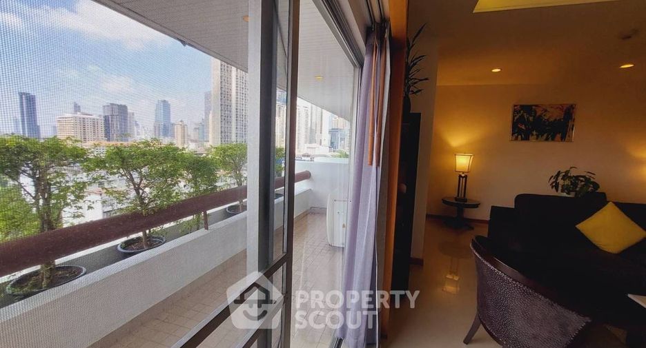 For rent 2 bedrooms condo in Huai Khwang, Bangkok
