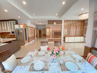 Villa zur Miete mit 4 Zimmer in Bang Lamung, Chonburi
