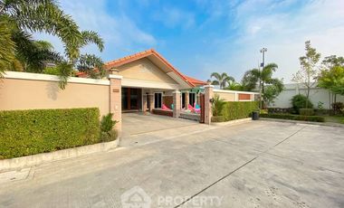 For rent 4 bedrooms villa in Bang Lamung, Chonburi