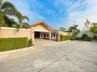 Villa zur Miete mit 4 Zimmer in Bang Lamung, Chonburi