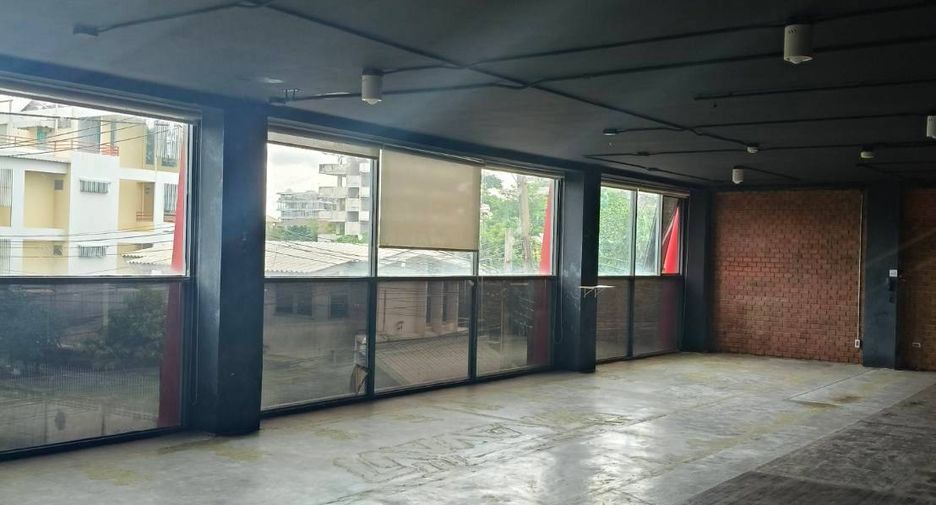 For rent 1 bed apartment in Watthana, Bangkok