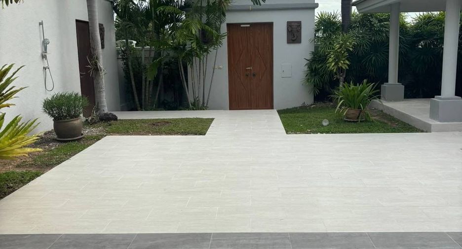 For rent 3 bedrooms house in East Pattaya, Pattaya