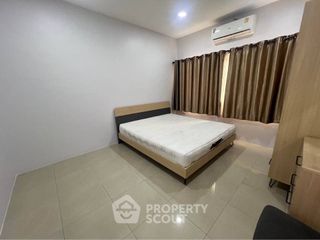 Casa en alquiler de 3 habitaciones en Bang Lamung, Chonburi