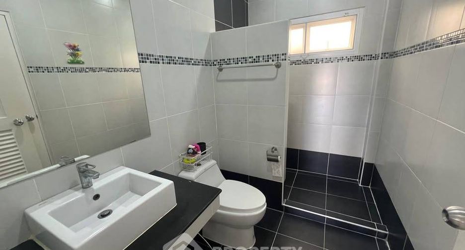 For rent 3 bedrooms house in East Pattaya, Pattaya