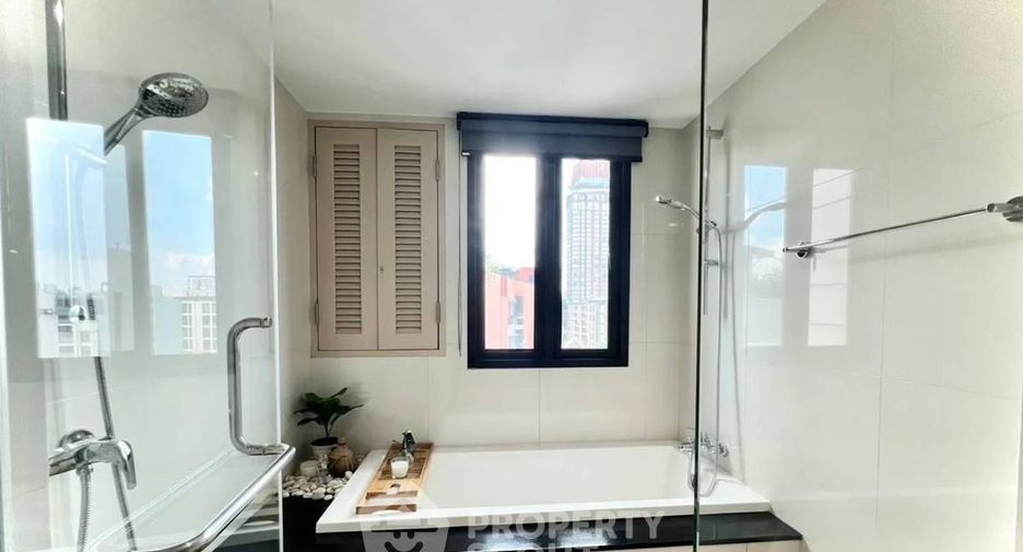 For rent 2 bedrooms condo in Watthana, Bangkok