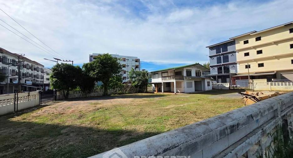 For rent 5 bedrooms house in Si Racha, Chonburi