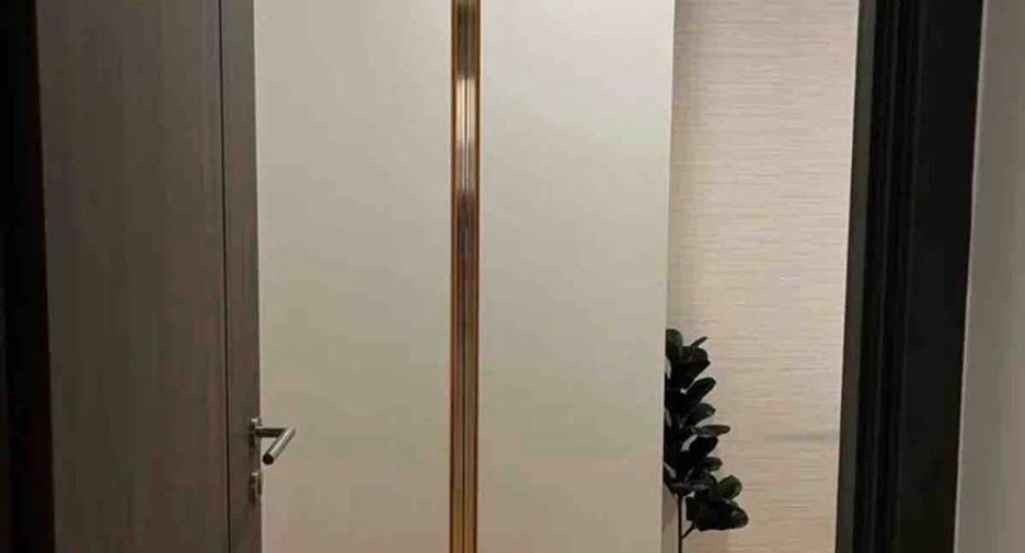For rent 2 bedrooms condo in Huai Khwang, Bangkok
