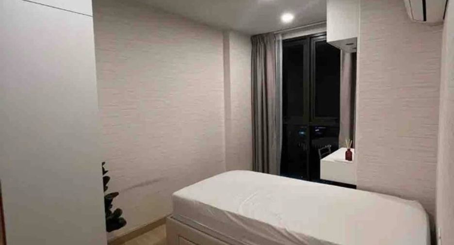 For rent 2 bedrooms condo in Huai Khwang, Bangkok