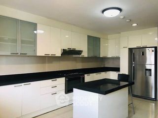 Apartment zur Miete mit 4 Zimmer in Khlong Toei, Bangkok