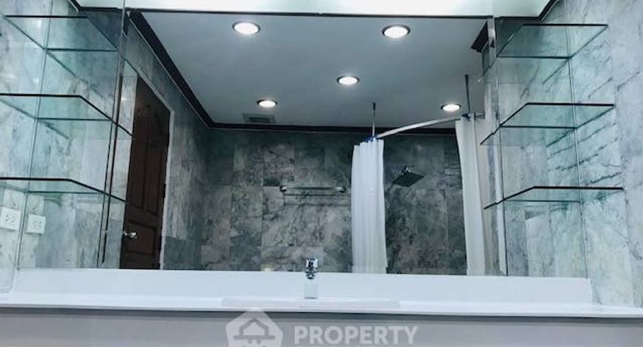 Apartamento en alquiler de 4 habitaciones en Khlong Toei, Bangkok
