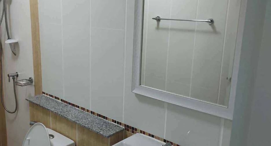 Haus zur Miete mit 3 Zimmer in Si Racha, Chonburi
