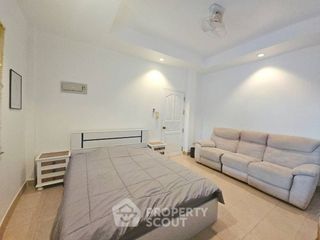 À louer 4 chambres maison à Bang Lamung, Chonburi