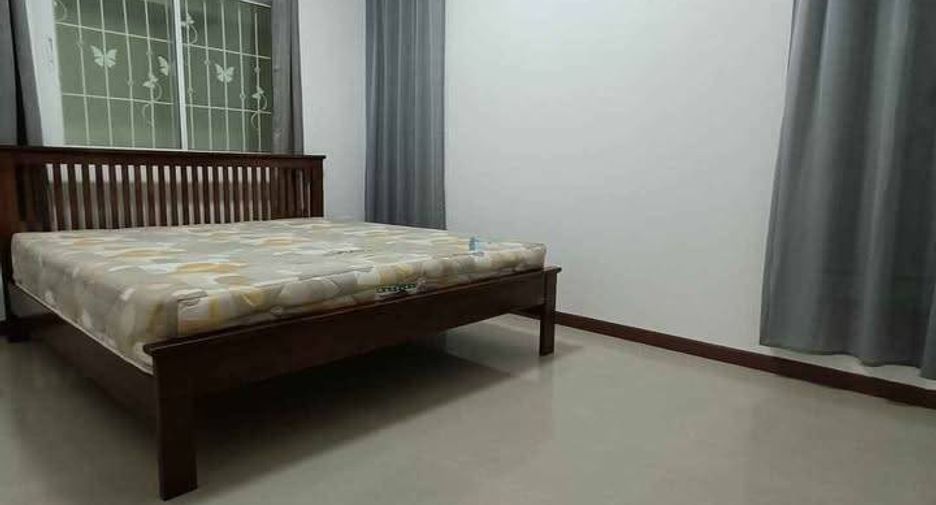 Casa en alquiler de 4 habitaciones en East Pattaya, Pattaya