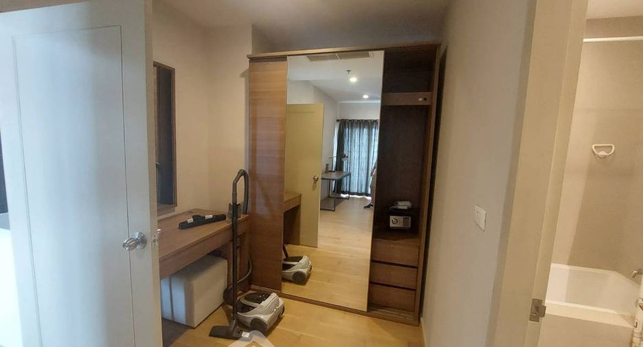 For rent 1 bed condo in Khlong Toei, Bangkok