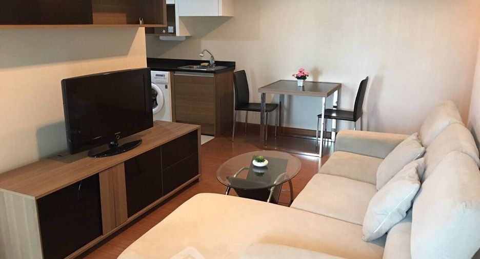 For rent 1 bed condo in Huai Khwang, Bangkok