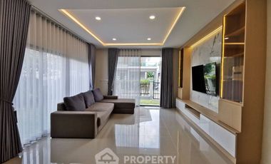 Haus zur Miete mit 4 Zimmer in Lat Krabang, Bangkok