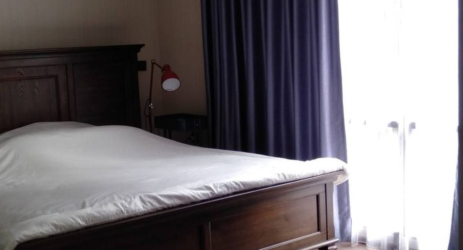 For rent 2 bedrooms condo in Pathum Wan, Bangkok