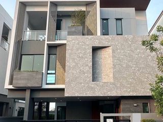 For rent 4 bedrooms house in Saphan Sung, Bangkok