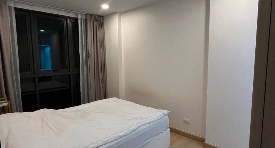 For rent 2 bedrooms condo in Huai Khwang, Bangkok