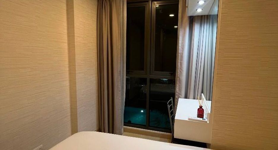 For rent 2 bedrooms condo in Huai Khwang, Bangkok