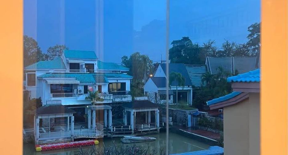 Casa en alquiler de 4 habitaciones en Na Jomtien, Pattaya