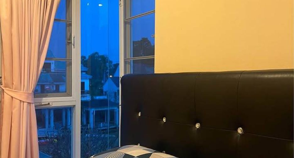 Casa en alquiler de 4 habitaciones en Na Jomtien, Pattaya