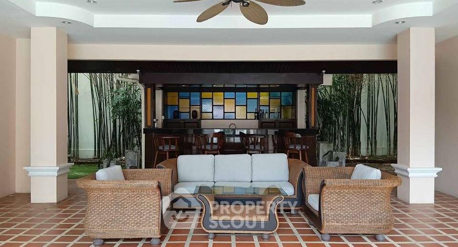 Casa en alquiler de 4 habitaciones en East Pattaya, Pattaya