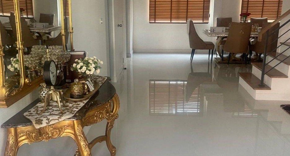 Casa en alquiler de 4 habitaciones en Saphan Sung, Bangkok