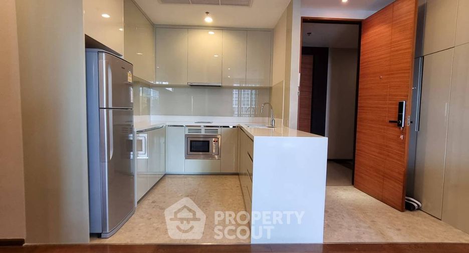 For rent 2 bedrooms condo in Khlong Toei, Bangkok