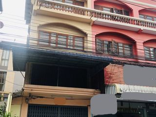 À louer 3 chambres maison à Saphan Sung, Bangkok