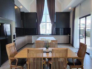 Villa en alquiler de 5 habitaciones en Bang Lamung, Chonburi