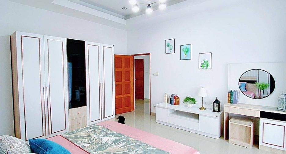 For rent 4 bedrooms house in Huay Yai, Pattaya