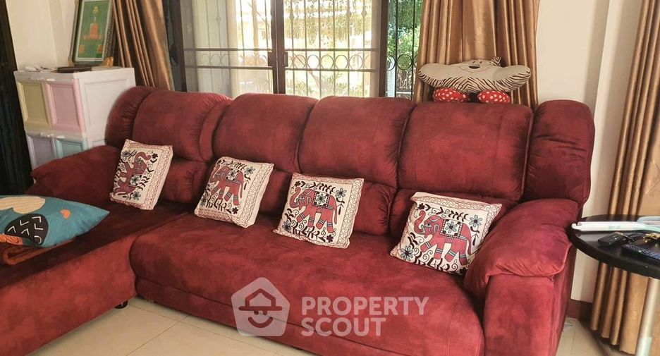 For rent 4 bedrooms villa in East Pattaya, Pattaya