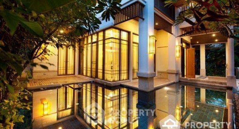 Haus zur Miete mit 4 Zimmer in Yan Nawa, Bangkok