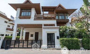 À louer 4 chambres maison à Yan Nawa, Bangkok