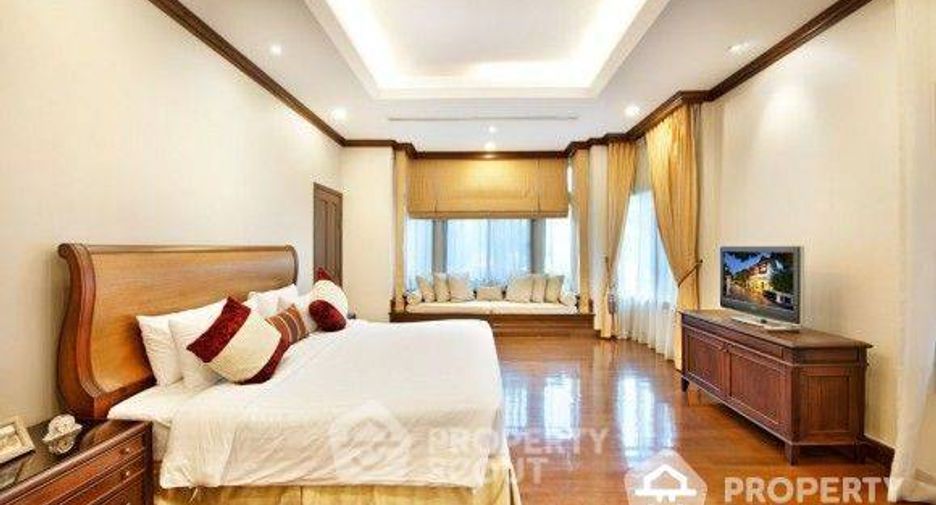 Haus zur Miete mit 4 Zimmer in Yan Nawa, Bangkok