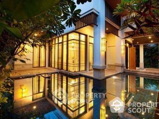 Haus zur Miete mit 4 Zimmer in Yan Nawa, Bangkok