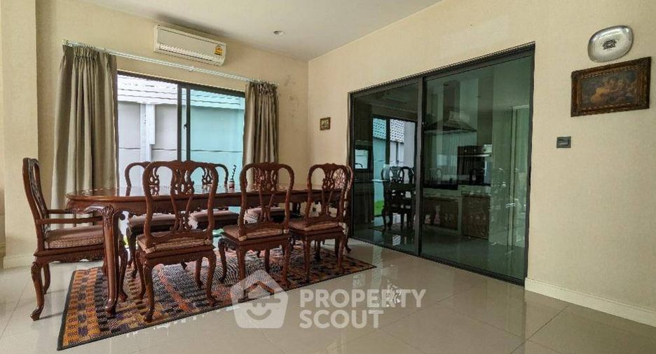 For rent 4 ベッドルーム house in Bang Kapi, Bangkok