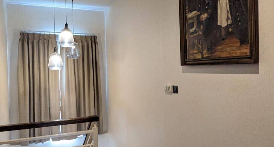For rent 4 ベッドルーム house in Bang Kapi, Bangkok