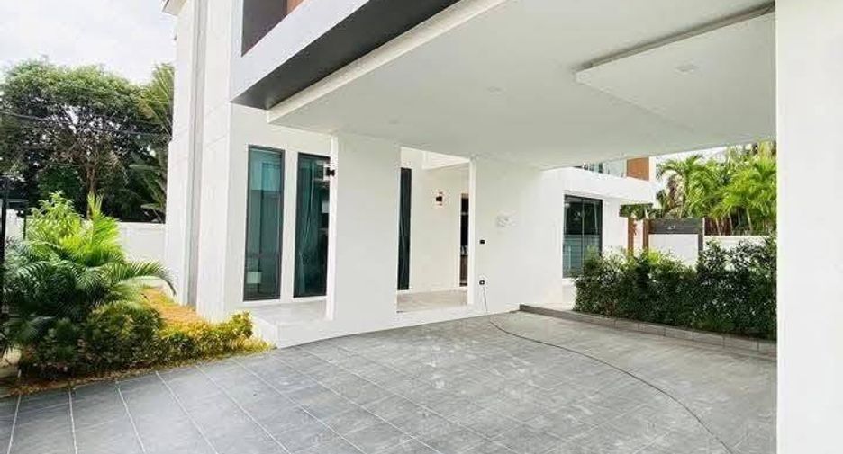 For sale 3 bedrooms villa in Bang Lamung, Chonburi
