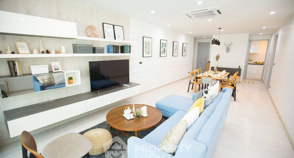 For rent 2 bedrooms apartment in Watthana, Bangkok