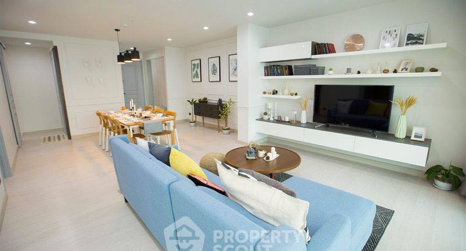 For rent 2 bedrooms apartment in Watthana, Bangkok