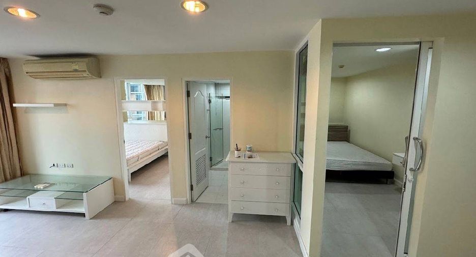 For rent 2 bedrooms condo in Bang Rak, Bangkok