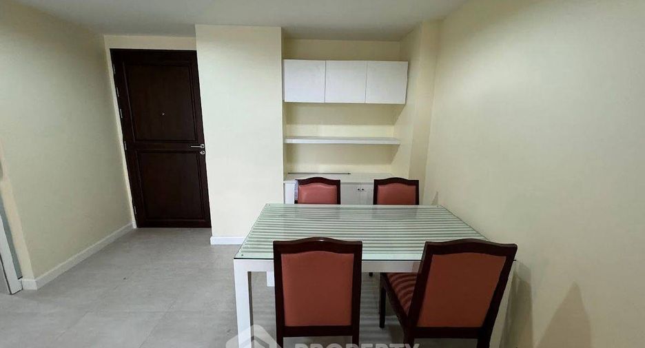 For rent 2 bedrooms condo in Bang Rak, Bangkok